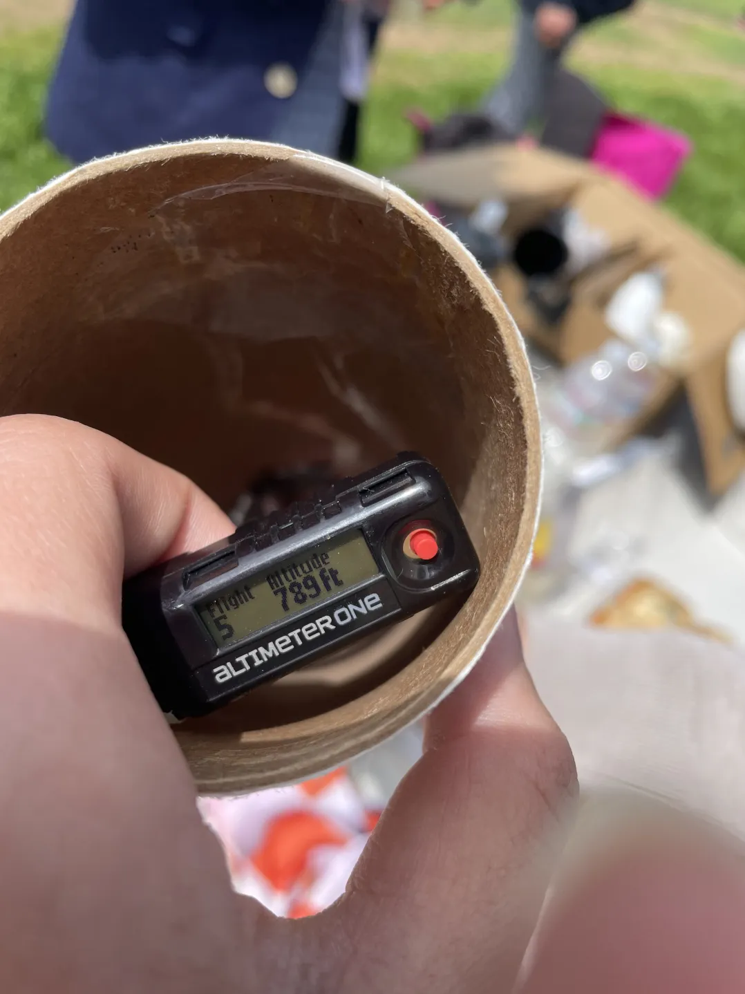 Altimeter showing 789 feet altitude reading